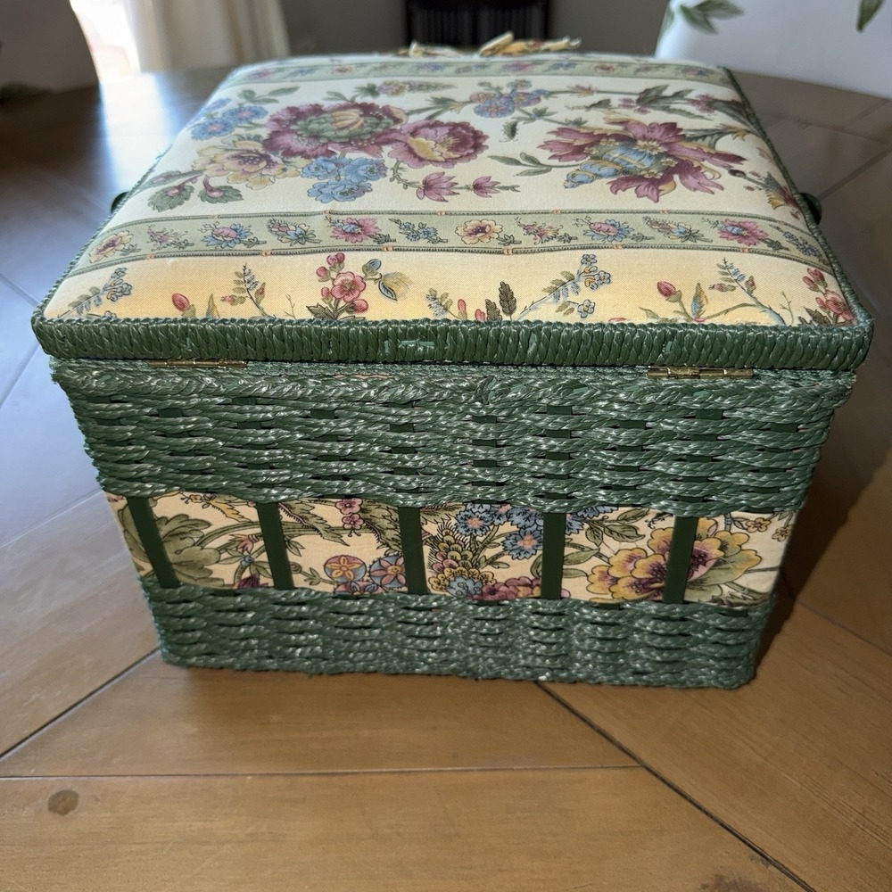 Vintage Craft Sewing Basket Box Tapestry Multicolor Floral Woven Wicker - Picture 7 of 11